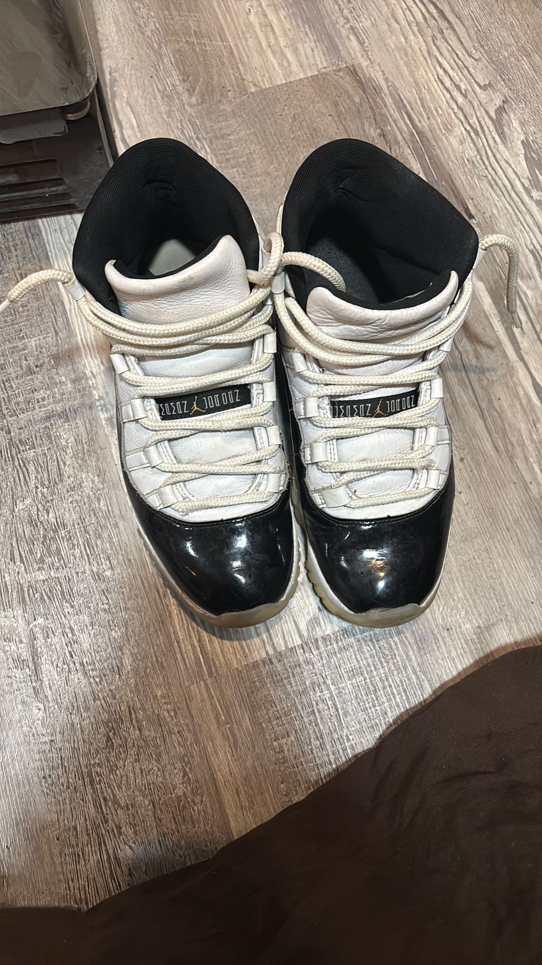Men’s Jordan 11 “Gratitude” Size 9