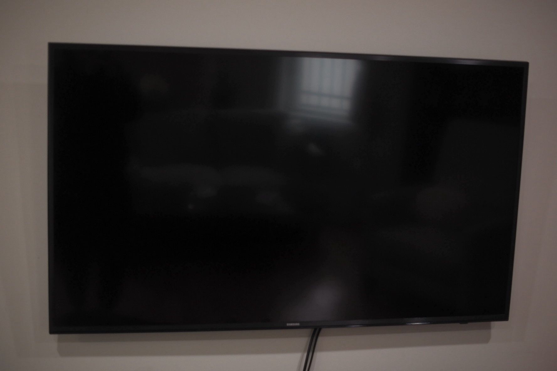 Samsung 50” TV (including wall mount)