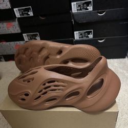 ADIDAS Yeezy Foam Runner/RNR 'Clay Red' (HP5335) Men's Size 9 Brand New