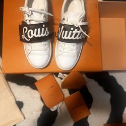 Louis Vuitton Sneakers 