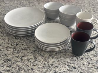 20 Piece dish set