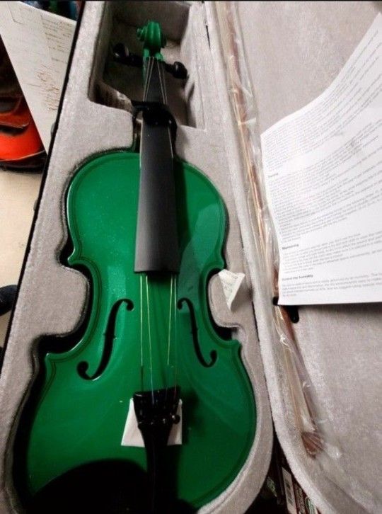 New!! 4/4 Violin. Green