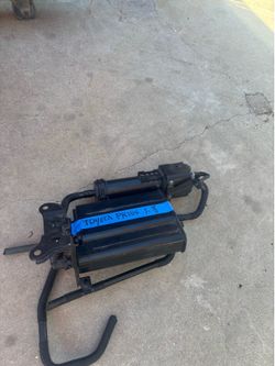 VAPOR CHARCOAL CANISTER ASEMBLY 2010-2015 TOYOTA PRIUS 3ER GENERATION.