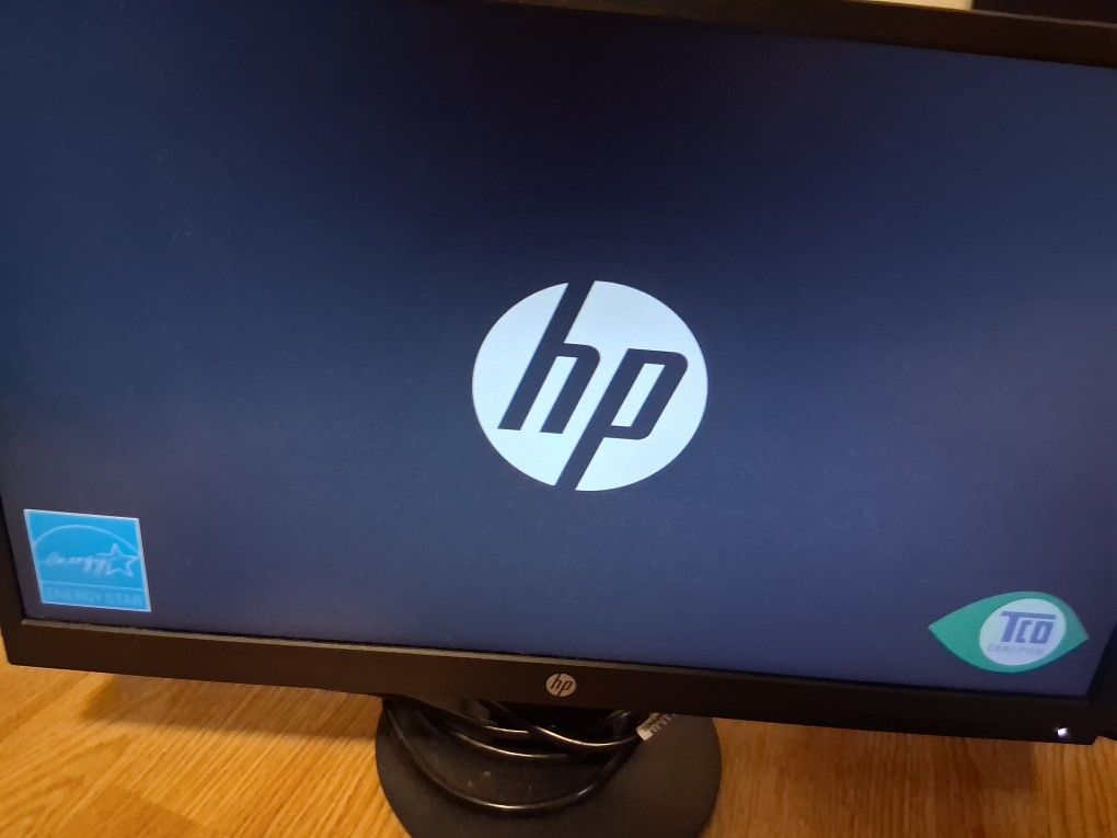 HP Monitor + 32in RokuTV