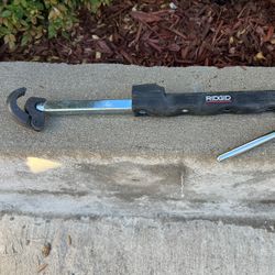  RIDGID 1/2 in. to 1-1/4 in. Adjustable 10 in. to 17 in. Telescoping LED Lit Basin Pipe Wrench for Faucet Install and Repair