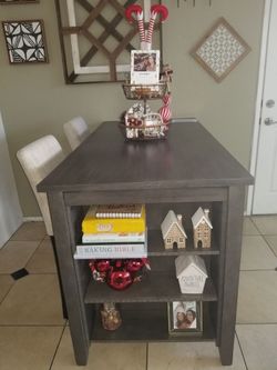 Caitbrook Dining Table