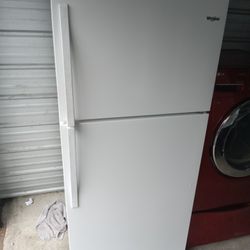 Horrible 18 cubic foot refrigerator 90 day. Warranty free delivery Vancouver area.