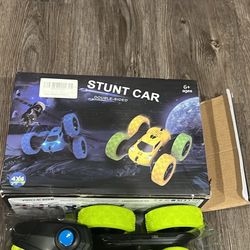 Blue stunt car 