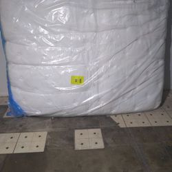 Novilla 10 in. Medium Cool Gel Foam Innerspring Hybrid Mattress Tight Top Queen Mattress"
NEW