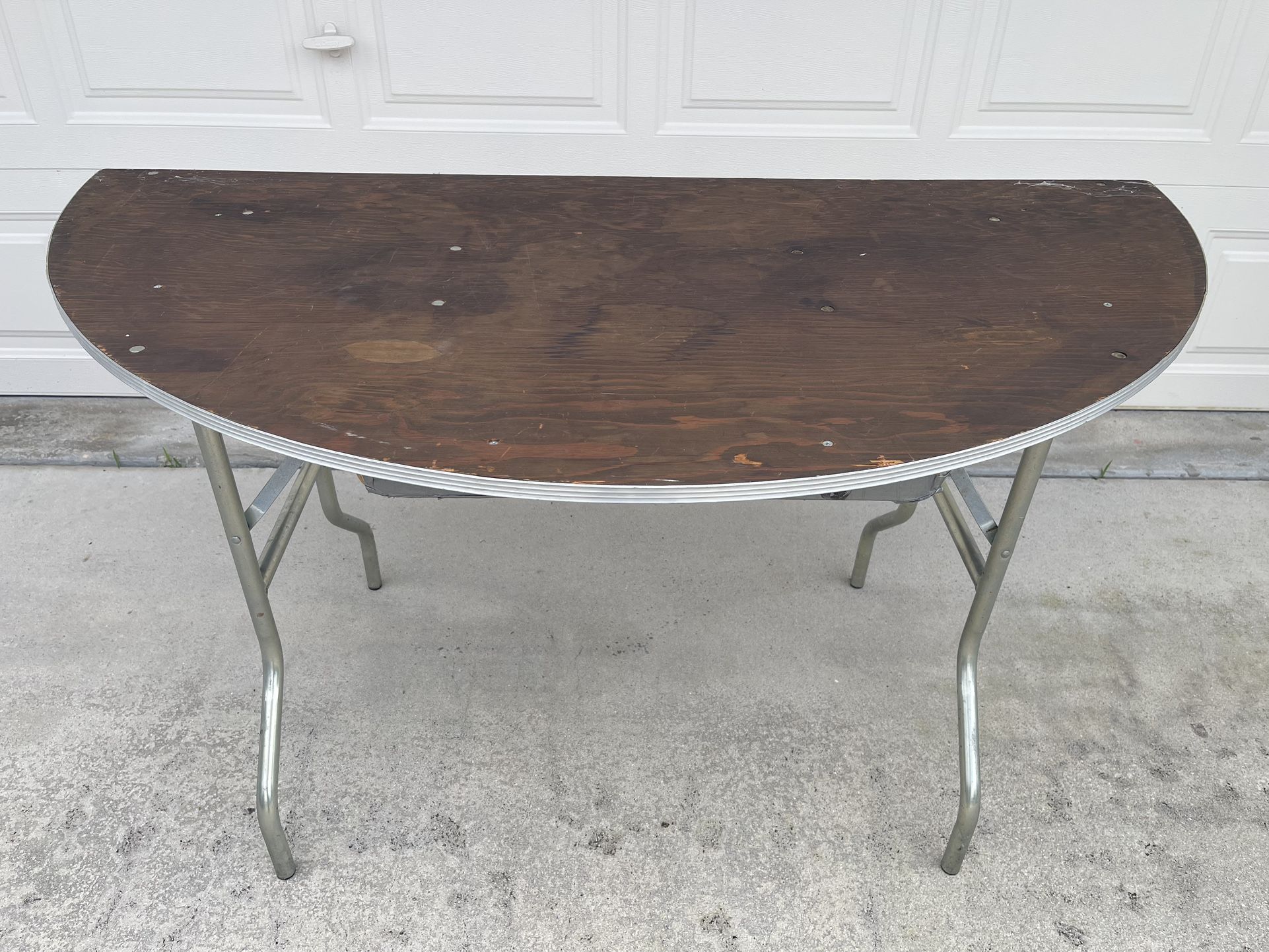 5 foot 1/2 Round Banquet Table