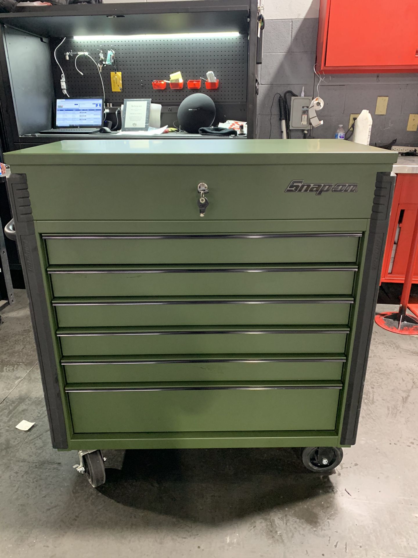 Snap-On tool cart