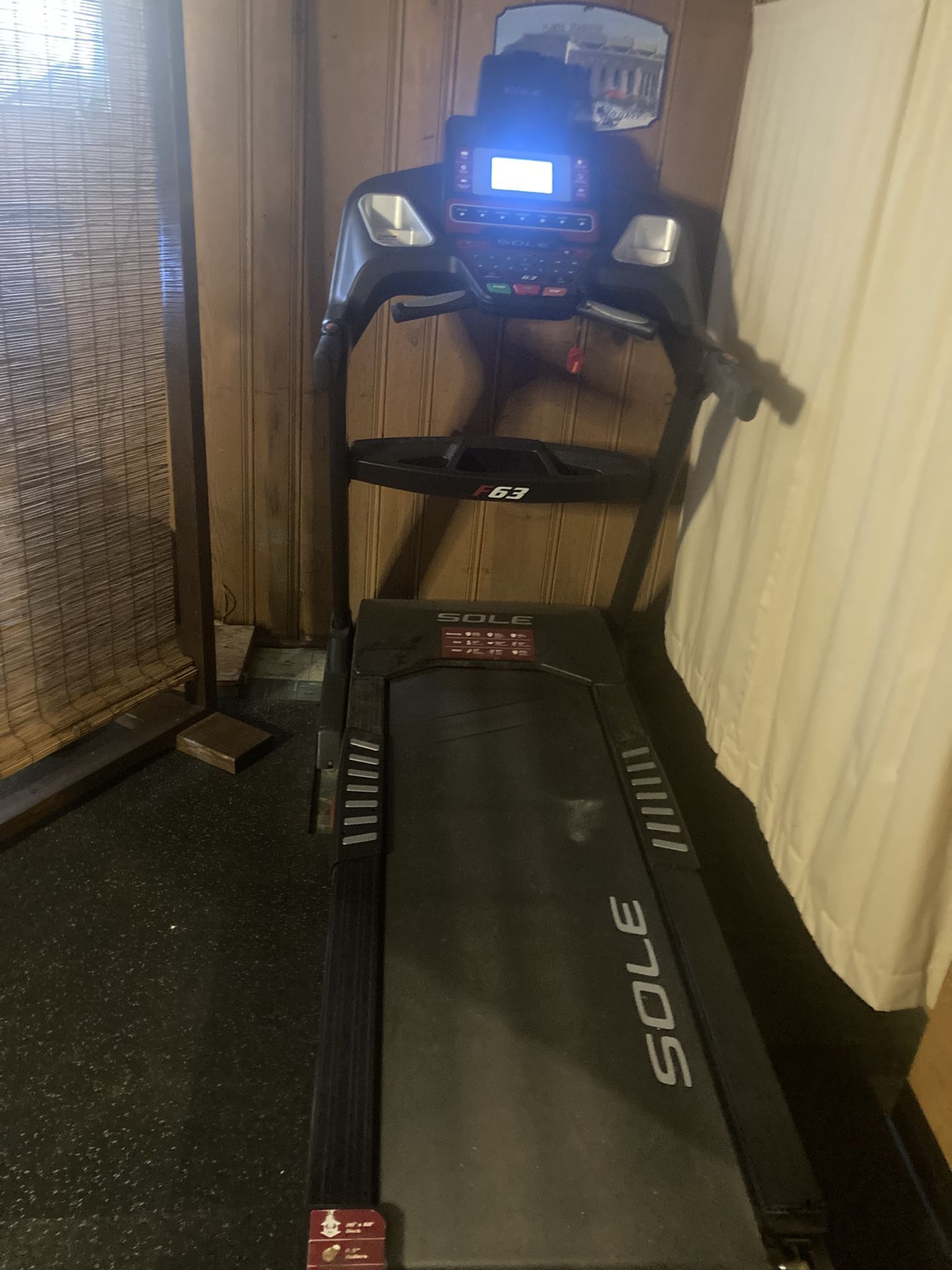 Treadmill, Sole F63