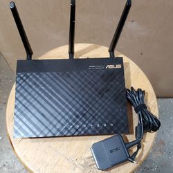Asus RT-AC66U router AC1750, Used in Working Conditions 