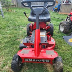 Snapper 28" Deck Riding Mower 