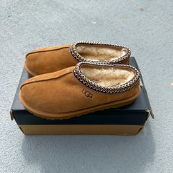UGG Tasman Slippers Men’s 8 – Brown, Never Worn Outside! 🔥