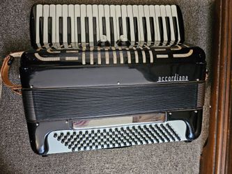 Excelsior Accordiana 41-key/120-bass piano accordion