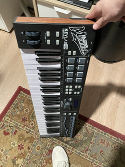 Arturia keyLab 49 MIDI keyboard