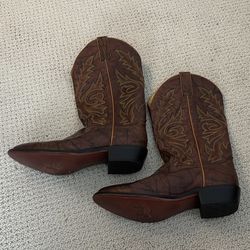 Justin Classic Brown Cowboy Boots 9.5 EE