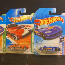 Hot wheels treasure hunt 5-pack set with Vettes, Camaro @ Chevelle some hard to find new