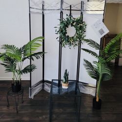 🌴 Patio Or Business Partition, Table & Wreaths🪴 🌴 