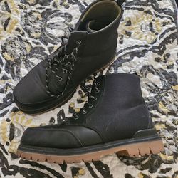 Black Boots (Boys Size 5/Women's Size 7)