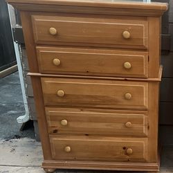 Solid wood 5 drawer dresser