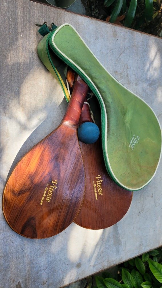 Paddle Ball ( Vintage)