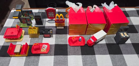 MCDONALDS Lil HAPPY MEAL TOY LOT