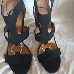 Brand NEW HEELS SIZE 9