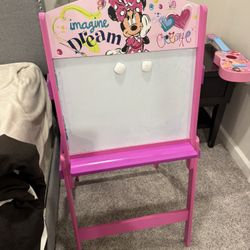 Minnie Mouse Easel