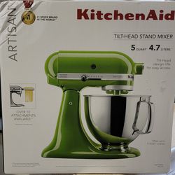 KitchenAid Artisan 5-Quart Tilt-Head Stand Mixer in Matcha