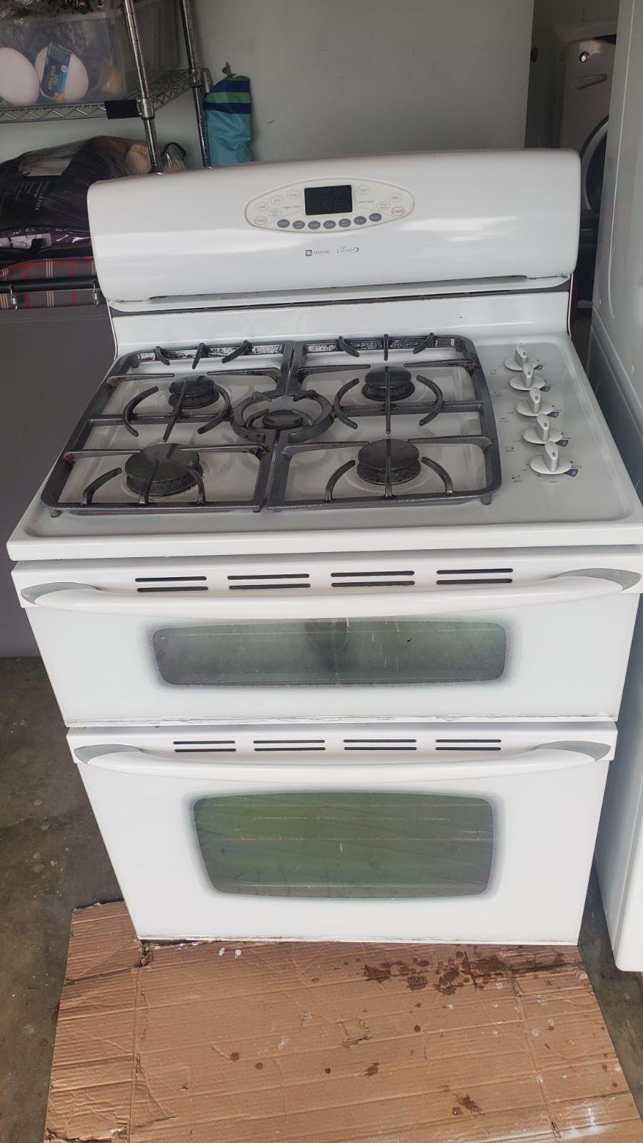 Gas Maytag stove double door oven r burners excellent condition