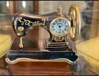 Alteraciones De Ropa  Bastillas Faldas Pantalones 👖 Vestido 👗 Buenos $$ Precios Me Puedes Mandar Mensaje Gracias