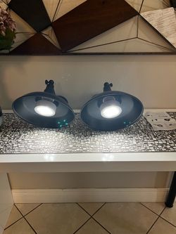New Set of 2 , Black Industrial Wall Sconce Lights , light 💡 works whit batteries