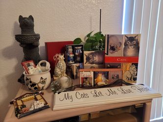 🐱CAT COLLECTIBLES/GIFTS🐱