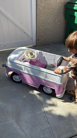 Kids Ride On VW Bus pink and White