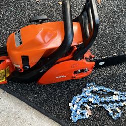 14” Echo With 2 Brand New Chains