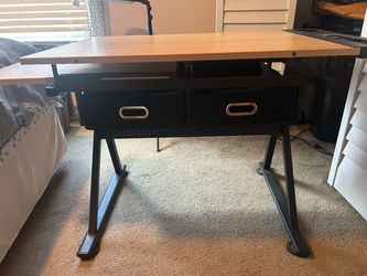 Drawing desk