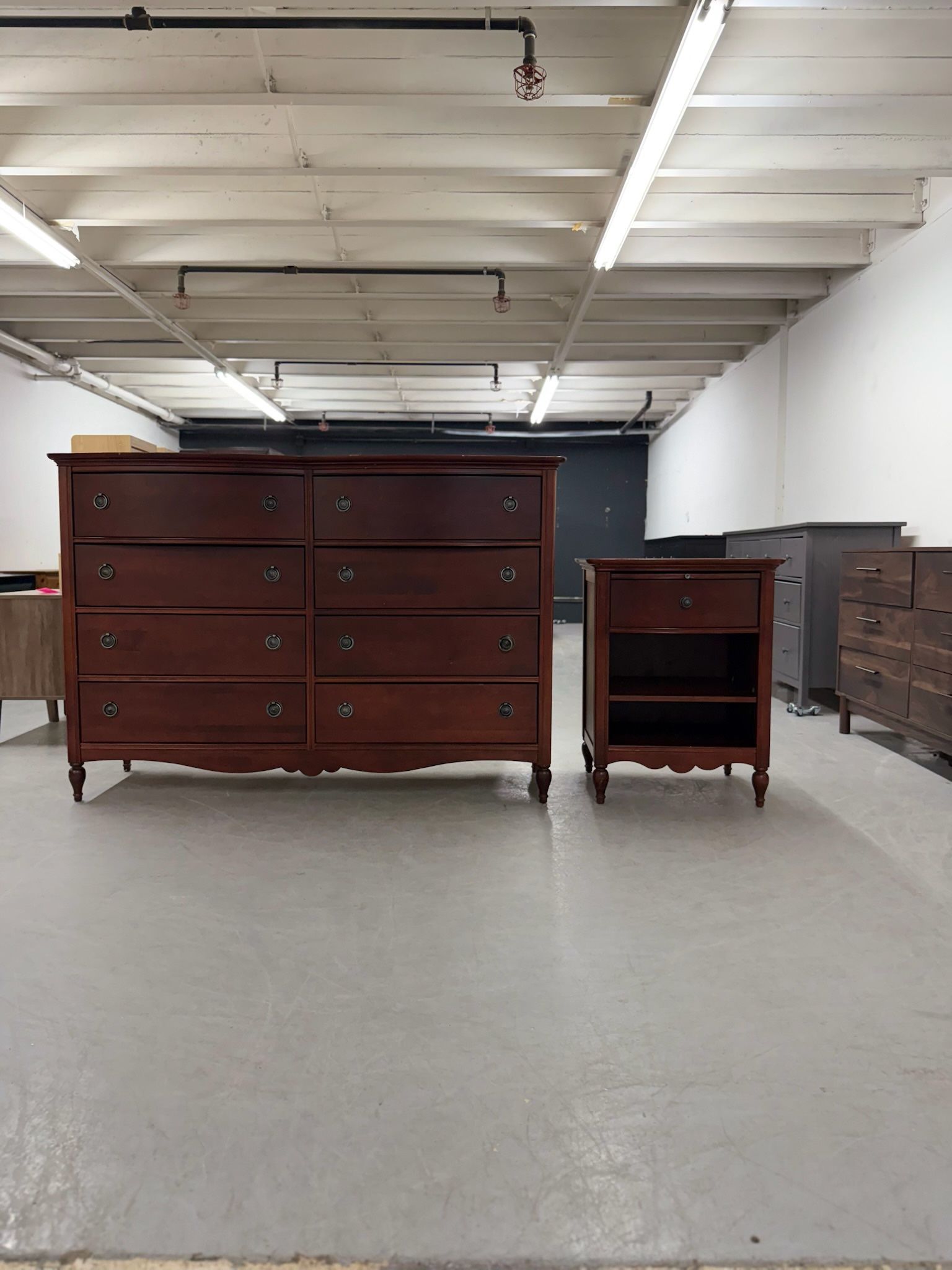 Beautiful Very Large Cherry Wood Color 8 Drawer Drawer & 1 Matching Nightstand