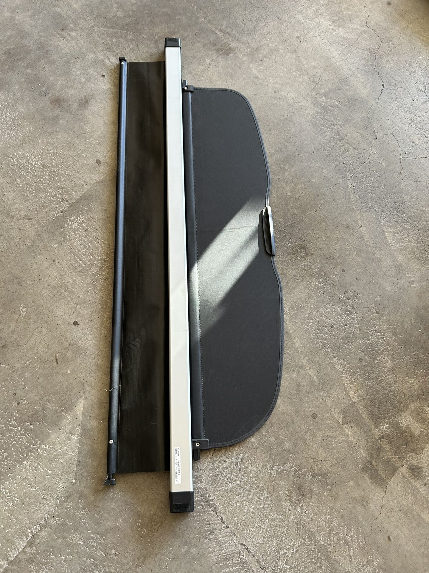 New Black SUV Rear Trunk Retractable Cargo Cover Shield (New)