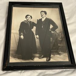 Antique picture photograph Family Portrait  Framed vintage studio  Connecticut