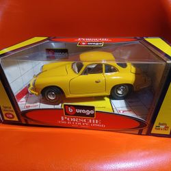 1/18 Porsche Diecast Model Car