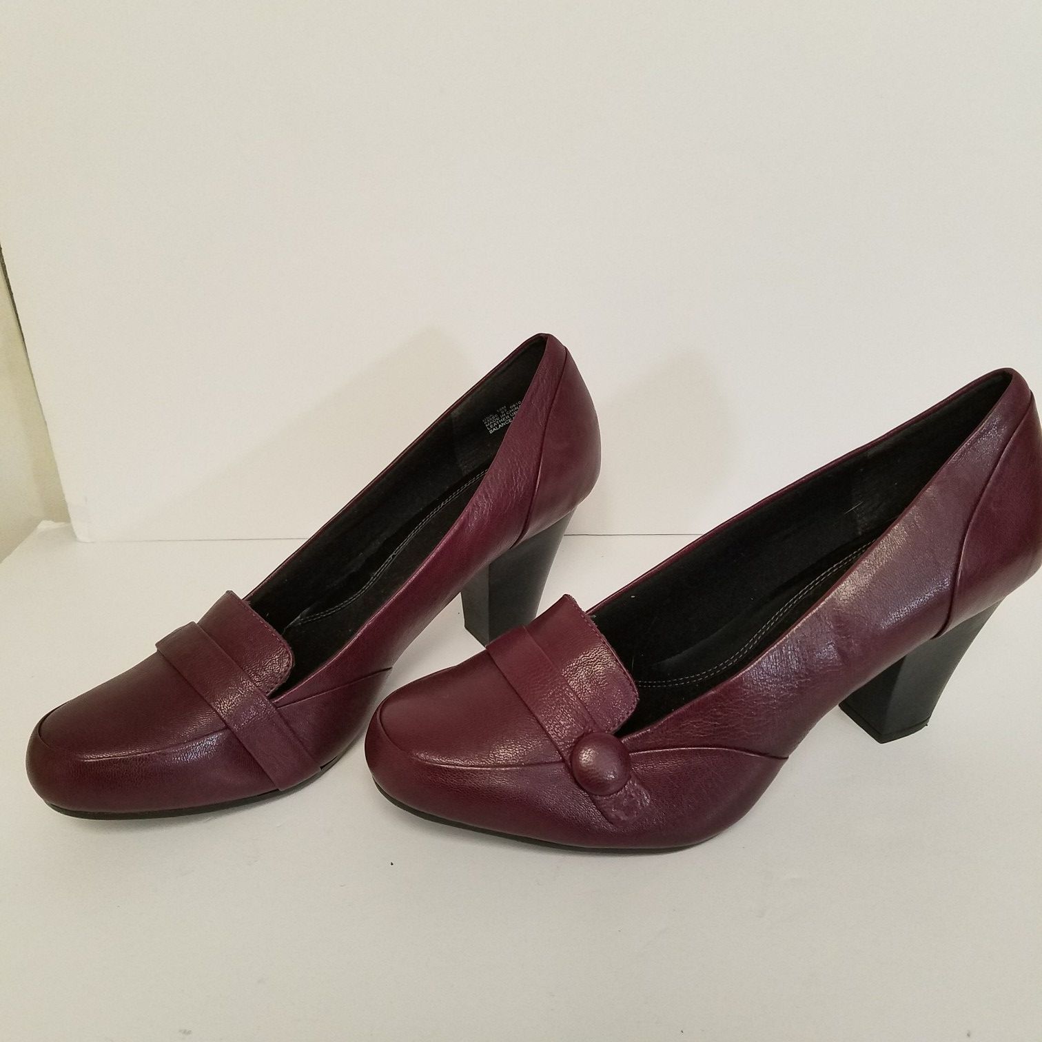 Clark's bendable heels size 12 M