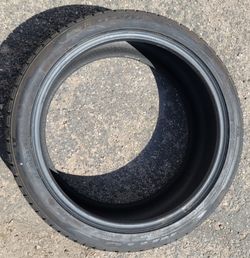 245 40 20 Tire