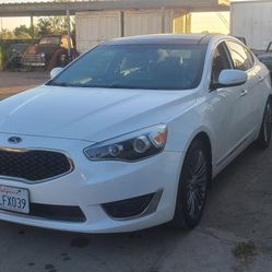 2014 KIA Cadensa