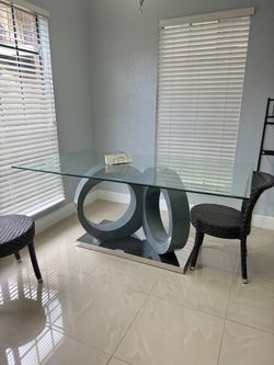 Dinning Table