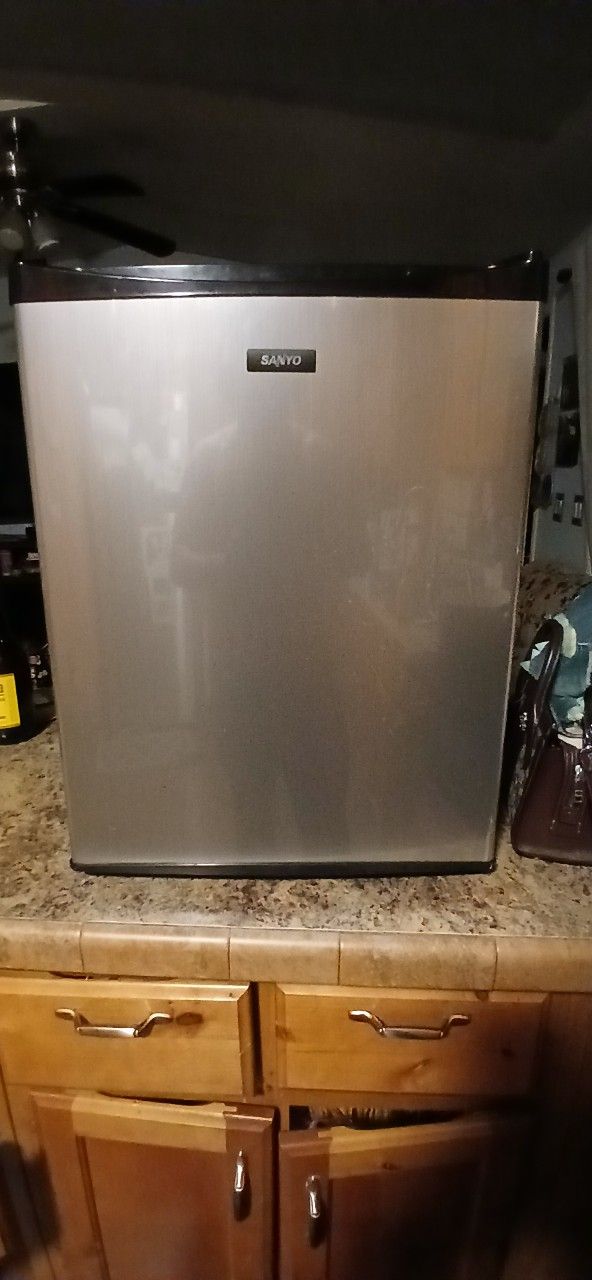 Mini Fridge