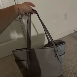 Gray Leather Tote Bag with Zipper MK