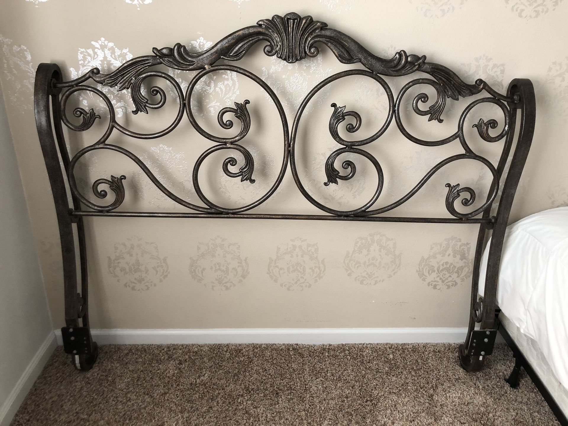 Queen headboard (metal)