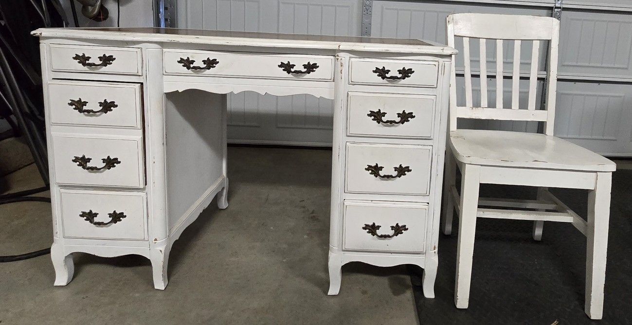 Exquisite Vintage French Provincial Desk & Chair - 7 Drawers - Immaculate Condition!